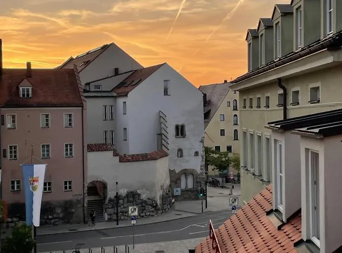 Liboria: Stylische Altstadtwohnung * ريغنسبورغ