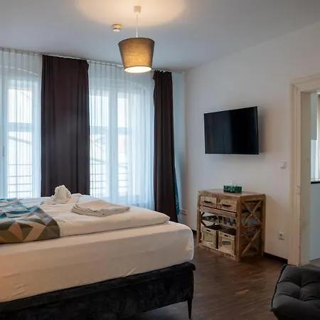 Liboria: Stylische Altstadtwohnung Řezno